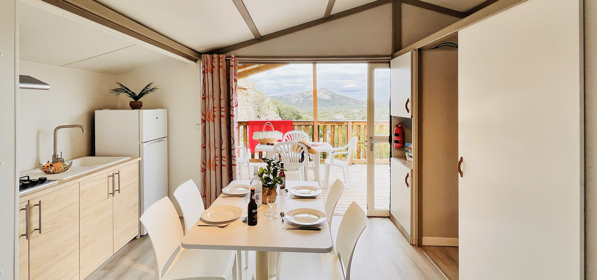 Camping kevano bungalow 2 chambres cuisine terrasse